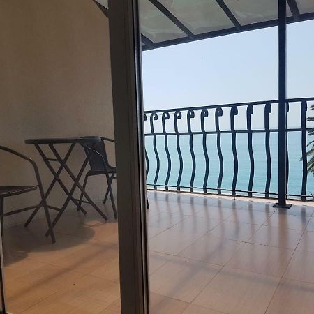 Lazurniy Bereg Hotel Gagra Ngoại thất bức ảnh