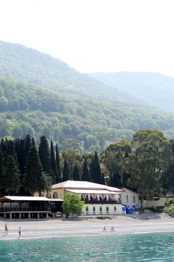 Lazurniy Bereg Hotel Gagra Ngoại thất bức ảnh