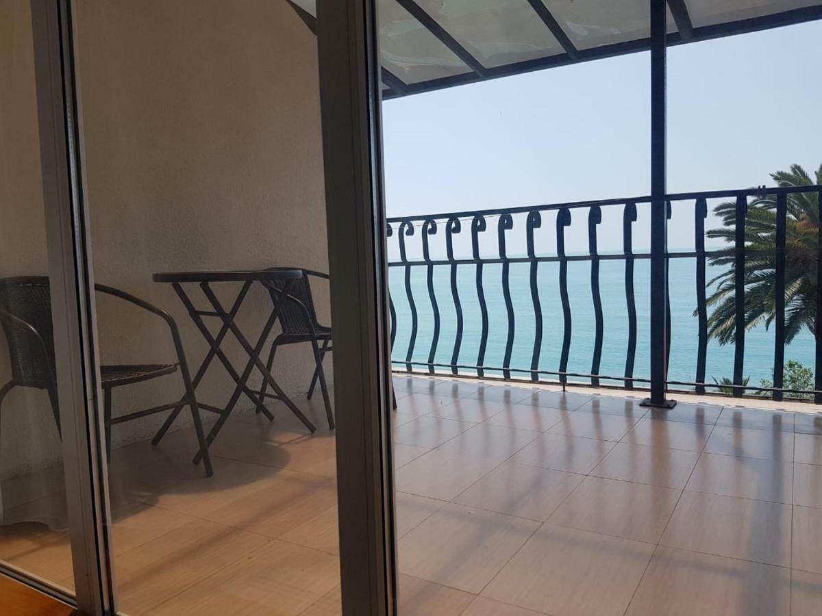 Lazurniy Bereg Hotel Gagra Ngoại thất bức ảnh