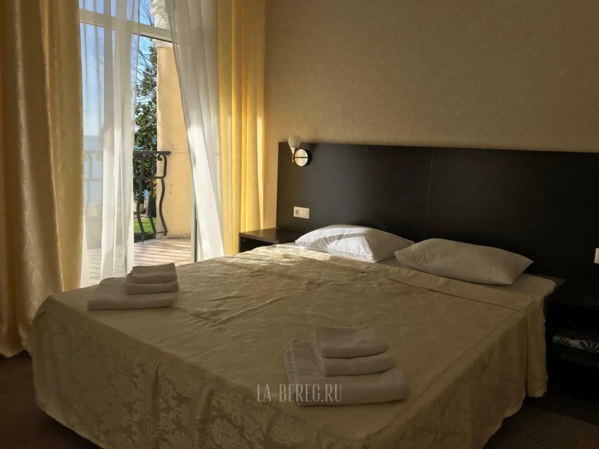 Lazurniy Bereg Hotel Gagra Ngoại thất bức ảnh