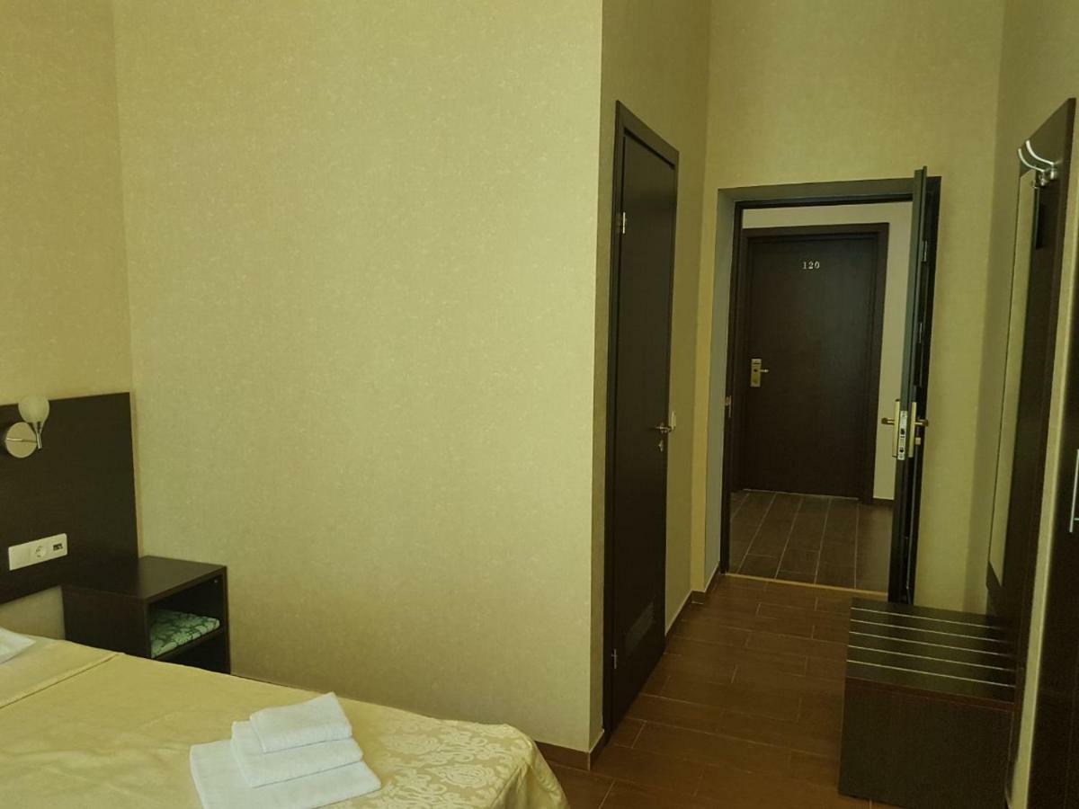Lazurniy Bereg Hotel Gagra Ngoại thất bức ảnh