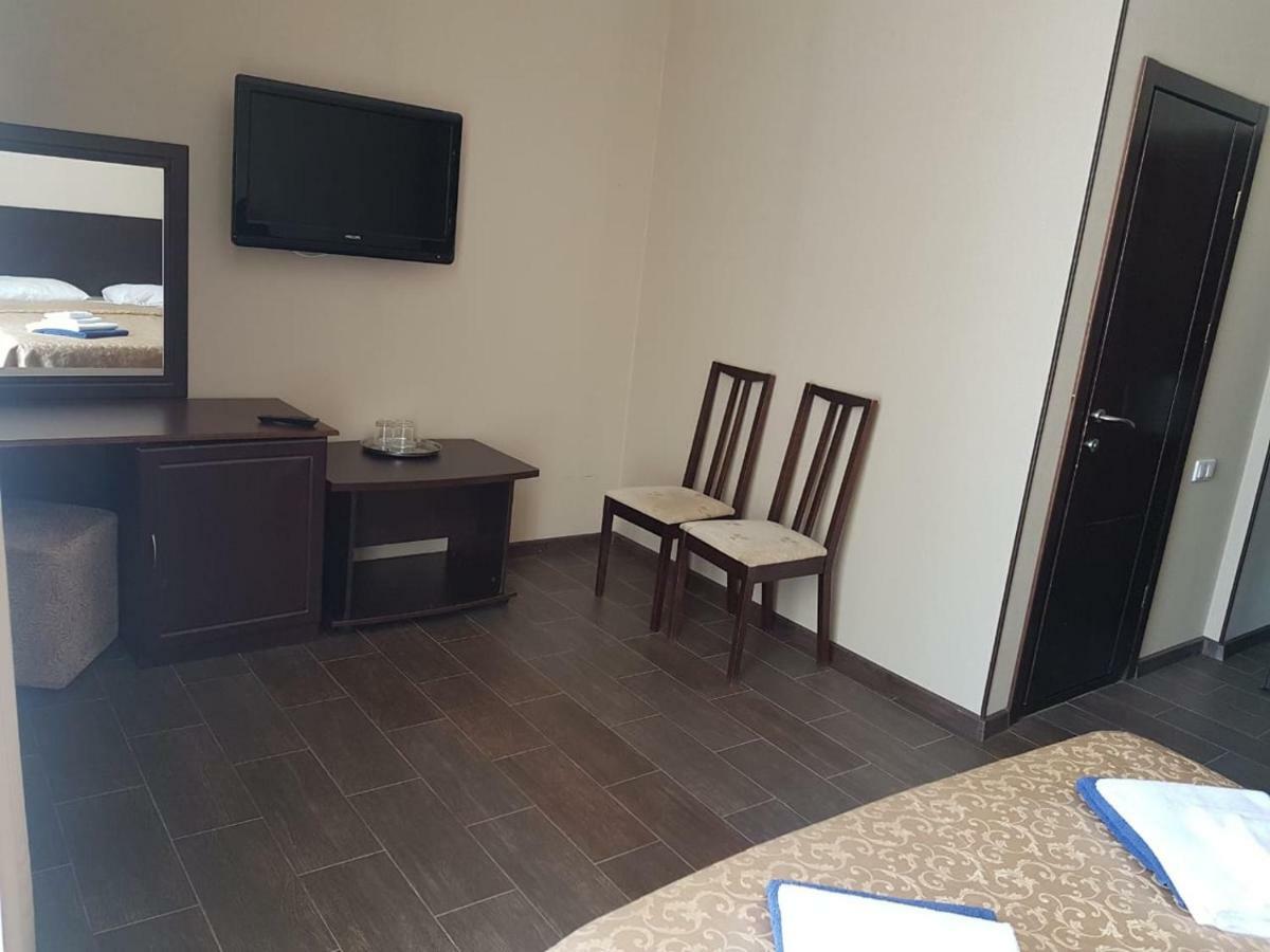 Lazurniy Bereg Hotel Gagra Ngoại thất bức ảnh
