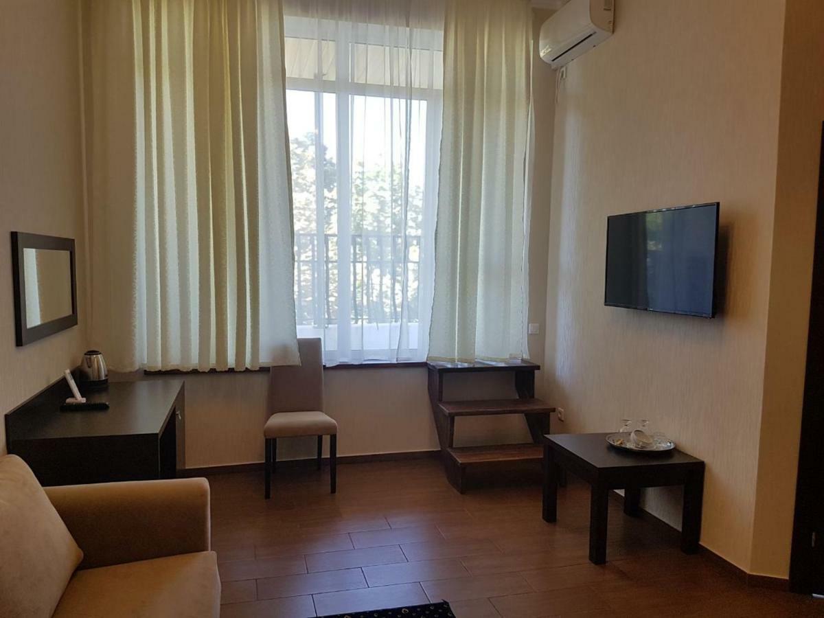 Lazurniy Bereg Hotel Gagra Ngoại thất bức ảnh