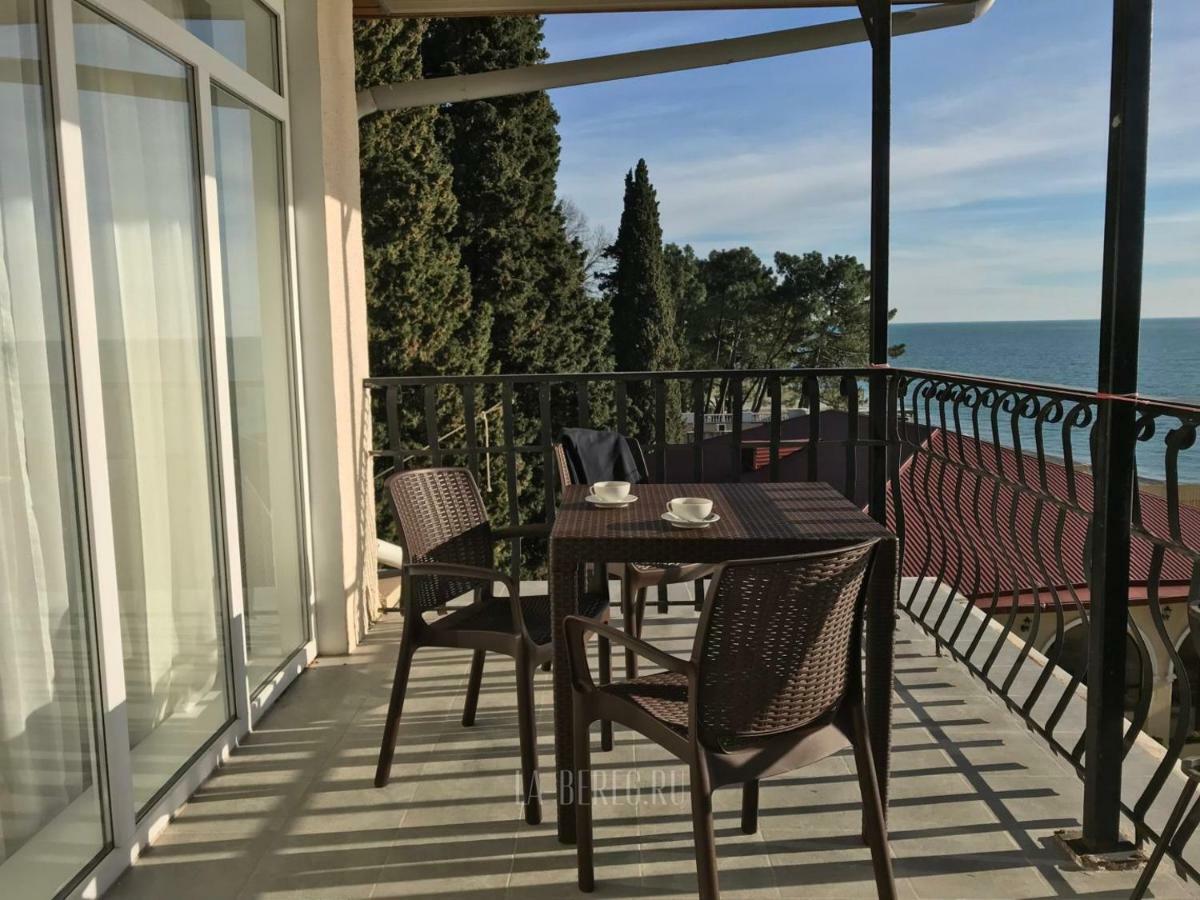 Lazurniy Bereg Hotel Gagra Ngoại thất bức ảnh