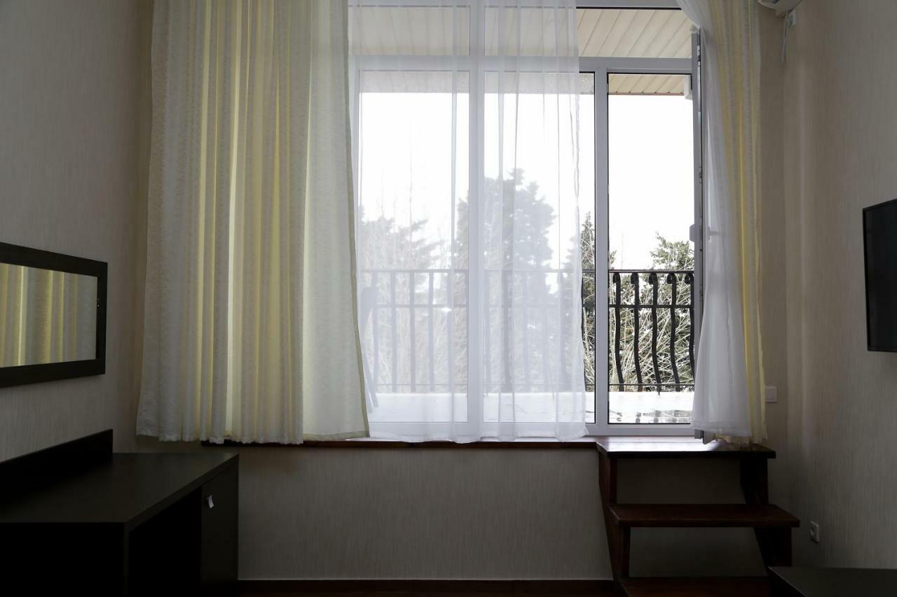 Lazurniy Bereg Hotel Gagra Ngoại thất bức ảnh