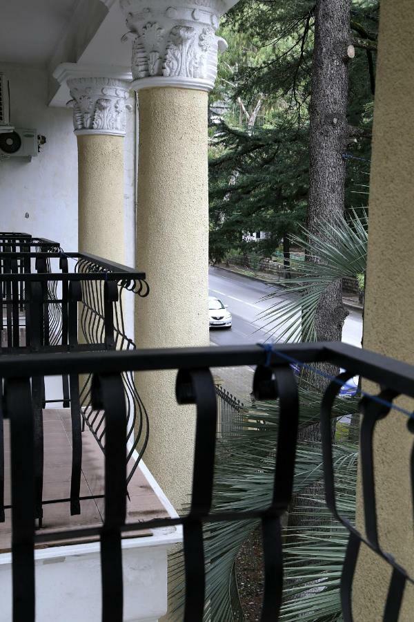 Lazurniy Bereg Hotel Gagra Ngoại thất bức ảnh